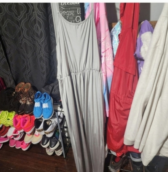 🍁🍂Nwot Charlotte russe silver satin jumpsuit 2x - Picture 4 of 6